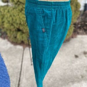 SOLD The Season Ticket Vintage Women’s Fine Corduroy Elastic Waist Pants Size 14